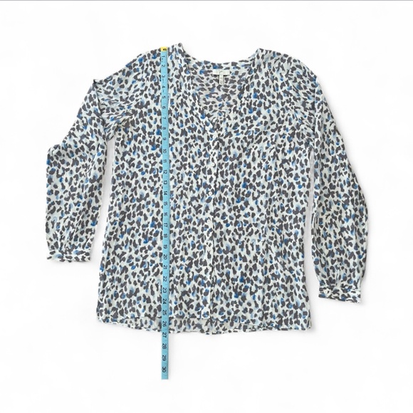JOIE Button Down Silk Animal Print Button Down V Neck Blouse Sz XS - Picture 2 of 6